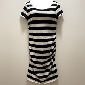Isabel Maternity by Ingrid and Isabel Black and White Stripped Dress Size M